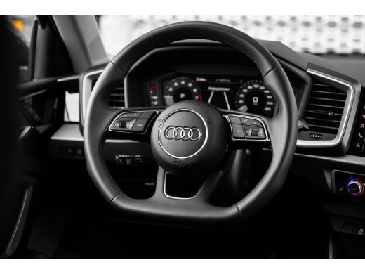 Audi A1 Sportback Sportback 25 TFSI S edition | Sonos | Camera | Adaptive cruise | ActivLease financial lease