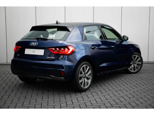 Audi A1 Sportback Sportback Advanced edition Parkeersensoren Voor + Achter | LED Achterlichten | Cruise Control | r... ActivLease financial lease