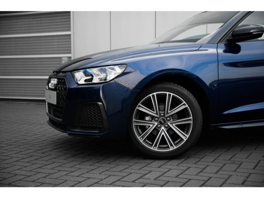 Audi A1 Sportback Sportback Advanced edition Parkeersensoren Voor + Achter | LED Achterlichten | Cruise Control | r... ActivLease financial lease