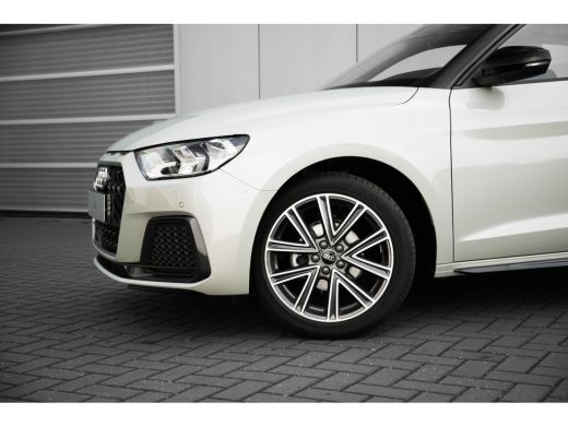 Audi A1 Sportback Sportback Advanced edition Parkeersensoren Voor + Achter | LED Achterlichten | Cruise Control | r... ActivLease financial lease