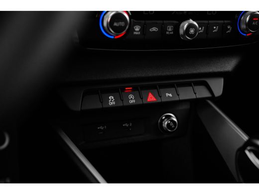 Audi A1 Sportback Sportback Advanced edition Parkeersensoren Voor + Achter | LED Achterlichten | Cruise Control | r... ActivLease financial lease