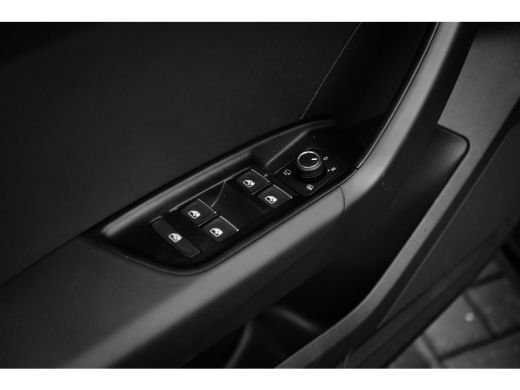 Audi A1 Sportback Sportback Advanced edition Parkeersensoren Voor + Achter | LED Achterlichten | Cruise Control | r... ActivLease financial lease