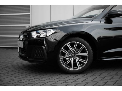 Audi A1 Sportback Sportback Advanced edition Parkeersensoren Voor + Achter | LED Achterlichten | Cruise Control | r... ActivLease financial lease