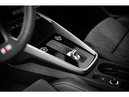 Audi A3 Sportback A3 S-Edition 40 TFSI-e 204pk | Alcantara | Keyless | Matrix | ActivLease financial lease