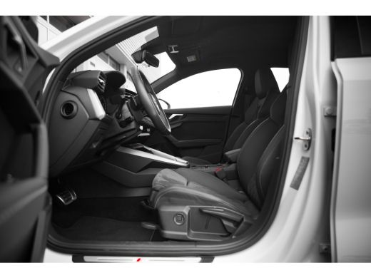 Audi A3 Sportback A3 S-Edition 40 TFSI-e 204pk | Alcantara | Keyless | Matrix | ActivLease financial lease