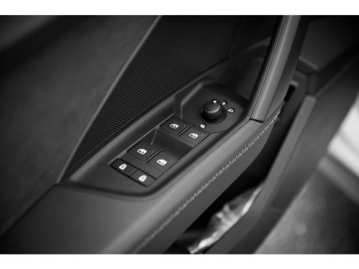 Audi A3 Sportback A3 S-Edition 40 TFSI-e 204pk | Alcantara | Keyless | Matrix | ActivLease financial lease