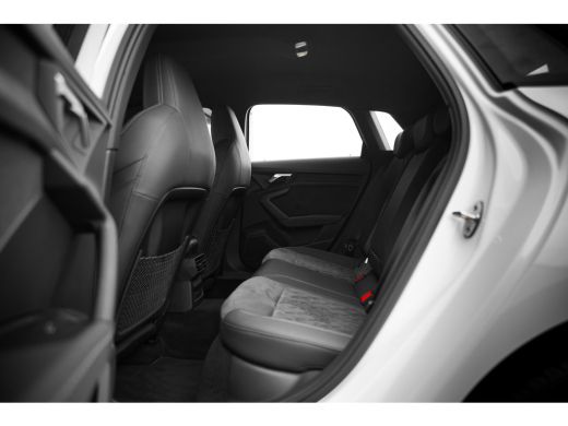 Audi A3 Sportback A3 S-Edition 40 TFSI-e 204pk | Alcantara | Keyless | Matrix | ActivLease financial lease