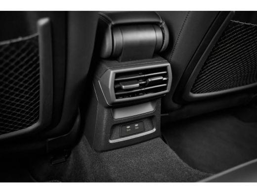 Audi A3 Sportback A3 S-Edition 40 TFSI-e 204pk | Alcantara | Keyless | Matrix | ActivLease financial lease