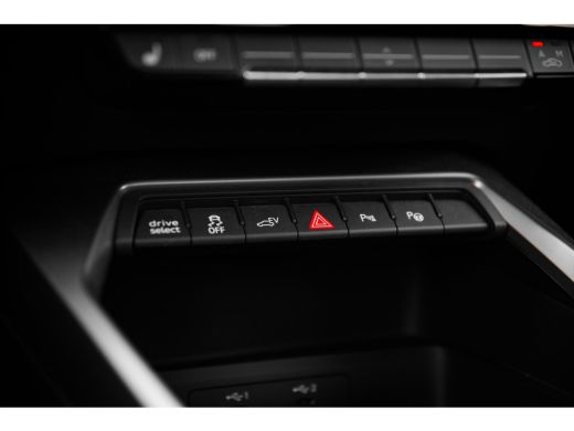 Audi A3 Sportback A3 S-Edition 40 TFSI-e 204pk | Alcantara | Keyless | Matrix | ActivLease financial lease