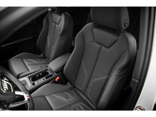 Audi Q3 45 TFSI e 245pk S edition | Panoramadak | 20" | 360 Camera | Trekhaak | Stoelen Elektrisch ActivLease financial lease