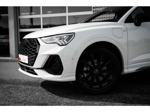 Audi Q3 45 TFSI e 245pk S edition | Panoramadak | 20" | 360 Camera | Trekhaak | Stoelen Elektrisch ActivLease financial lease