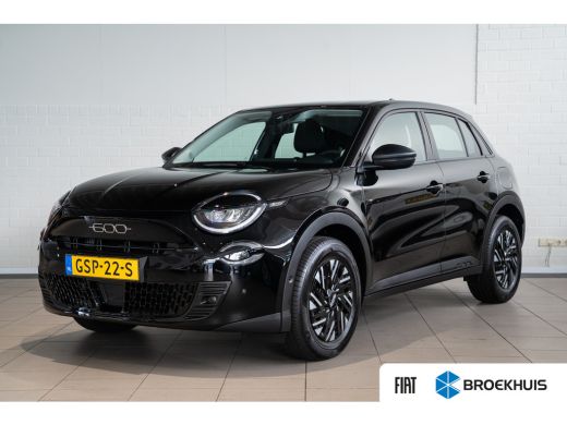 Fiat 600 1.2 Turbo 145PK Hybrid Urban | Camera | Parkeersensoren Voor & Achter | Keyless | Dodehoek | Appl...