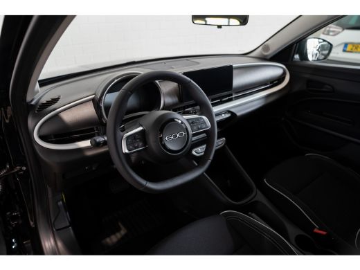 Fiat 600 1.2 Turbo 145PK Hybrid Urban | Camera | Parkeersensoren Voor & Achter | Keyless | Dodehoek | Appl... ActivLease financial lease