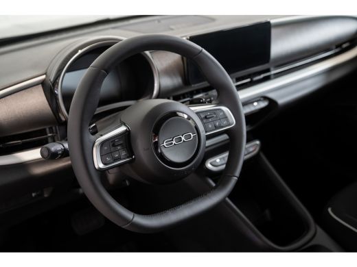 Fiat 600 1.2 Turbo 145PK Hybrid Urban | Camera | Parkeersensoren Voor & Achter | Keyless | Dodehoek | Appl... ActivLease financial lease