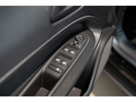 Fiat 600 1.2 Turbo 145PK Hybrid Urban | Camera | Parkeersensoren Voor & Achter | Keyless | Dodehoek | Appl... ActivLease financial lease