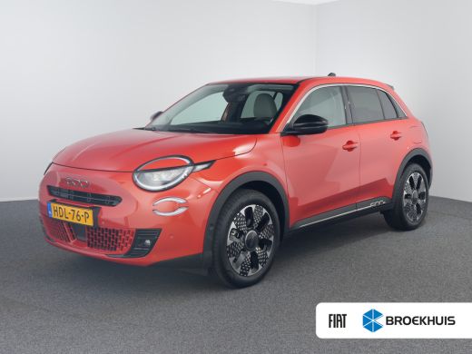 Fiat 600 La Prima 54 kWh | Achteruitrijcamera | Airco (automatisch) | Apple Carplay/Android Auto|telefooni... Fiat 600 La Prima 54 kWh | Achteruitrijcamera | Airco (automatisch) | Apple Carplay/Android Auto|telefooni...
