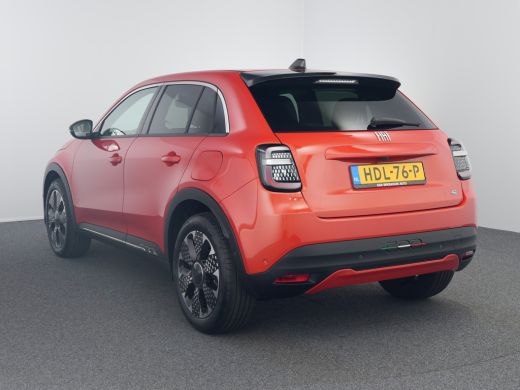 Fiat 600 La Prima 54 kWh | Achteruitrijcamera | Airco (automatisch) | Apple Carplay/Android Auto|telefooni... ActivLease financial lease