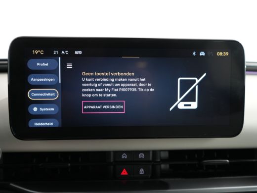 Fiat 600 La Prima 54 kWh | Achteruitrijcamera | Airco (automatisch) | Apple Carplay/Android Auto|telefooni... ActivLease financial lease