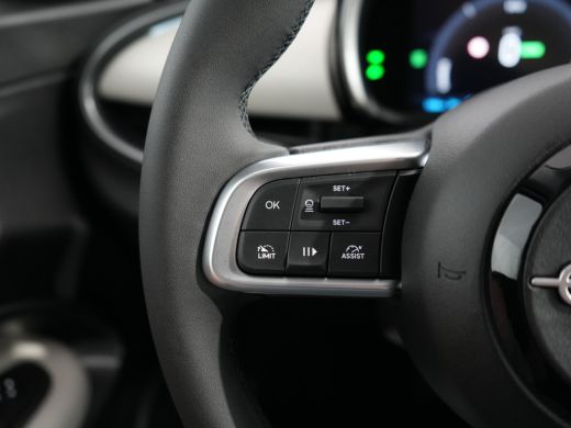 Fiat 600 La Prima 54 kWh | Achteruitrijcamera | Airco (automatisch) | Apple Carplay/Android Auto|telefooni... ActivLease financial lease