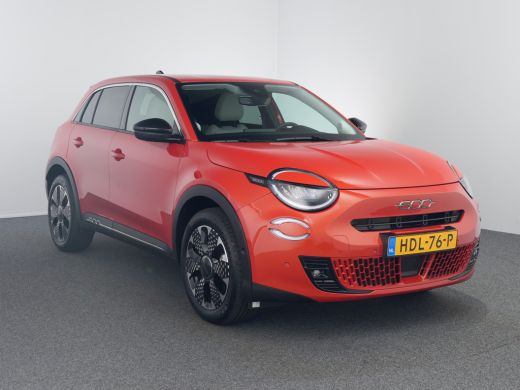 Fiat 600 La Prima 54 kWh | Achteruitrijcamera | Airco (automatisch) | Apple Carplay/Android Auto|telefooni... ActivLease financial lease