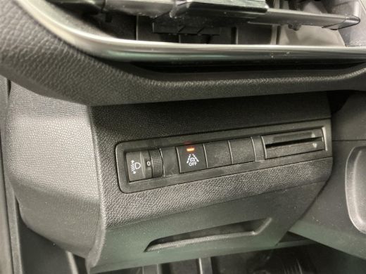 Peugeot 3008 1.2 PureTech 130PK Active Pack | Climate Controle | Cruise Controle | Achteruitrijcamera | Apple ... ActivLease financial lease