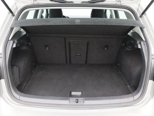 Volkswagen Golf 1.5 TSi 150 Pk Automaat Highline | Adaptive Cruise | Climate Control | Carplay | LED | Sensoren |... ActivLease financial lease