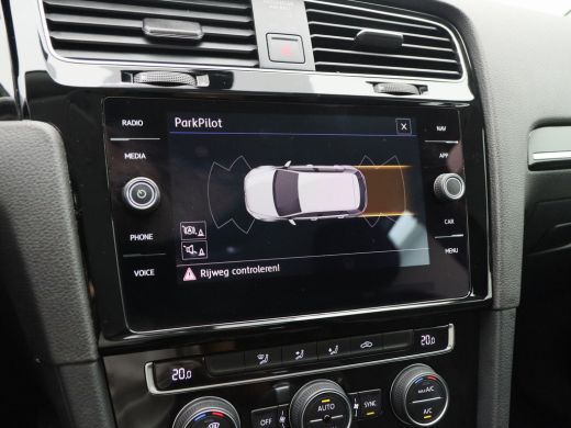 Volkswagen Golf 1.5 TSi 150 Pk Automaat Highline | Adaptive Cruise | Climate Control | Carplay | LED | Sensoren |... ActivLease financial lease