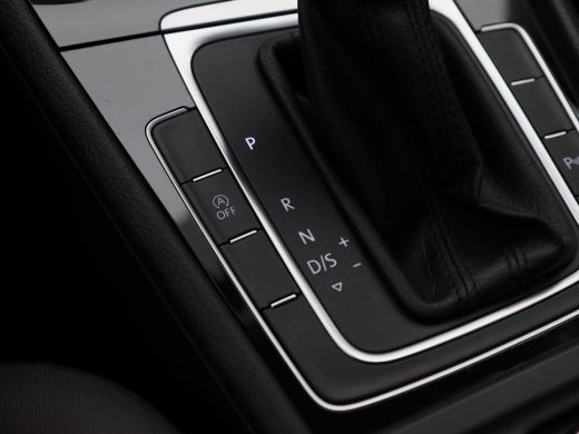 Volkswagen Golf 1.5 TSi 150 Pk Automaat Highline | Adaptive Cruise | Climate Control | Carplay | LED | Sensoren |... ActivLease financial lease