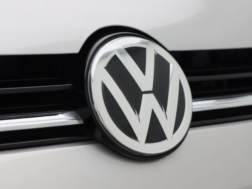 Volkswagen Golf 1.5 TSi 150 Pk Automaat Highline | Adaptive Cruise | Climate Control | Carplay | LED | Sensoren |... ActivLease financial lease