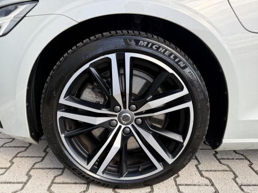 Volvo  V60 T6 Recharge AWD R-Design | Harman/Kardon | Sportstoelen | BLIS | Adaptive Cruise | Verwarmbare St... ActivLease financial lease