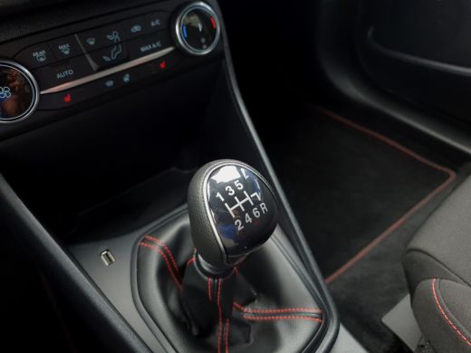 Ford Fiesta 1.0 EcoBoost Hybrid ST-Line | Winter Pack | Cruise Control | Apple Carplay | Navi ActivLease financial lease