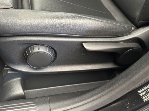 Mercedes-Benz GLA 200 Progressive Camera | Trekhaak | Stoelverwarming | AMG Styling | Elek. Achterklep | Parkeersen... ActivLease financial lease