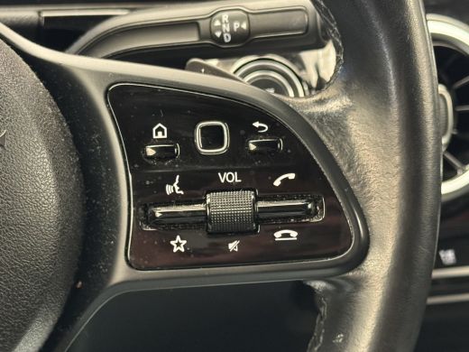 Mercedes-Benz GLA 200 Progressive Camera | Trekhaak | Stoelverwarming | AMG Styling | Elek. Achterklep | Parkeersen... ActivLease financial lease