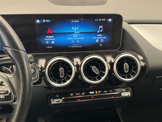 Mercedes-Benz GLA 200 Progressive Camera | Trekhaak | Stoelverwarming | AMG Styling | Elek. Achterklep | Parkeersen... ActivLease financial lease