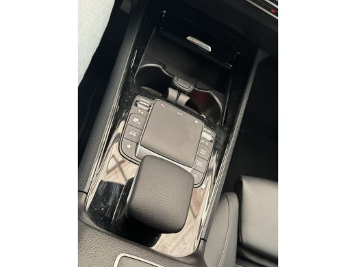 Mercedes-Benz GLA 200 Progressive Camera | Trekhaak | Stoelverwarming | AMG Styling | Elek. Achterklep | Parkeersen... ActivLease financial lease