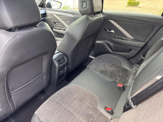 Opel Astra Sports Tourer 1.2 Level 4 Ultimate 130PK Automaat | Full Option | Afneembare Trekhaak | Panorama ... ActivLease financial lease