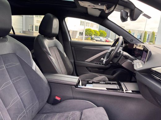 Opel Astra Sports Tourer 1.2 Level 4 Ultimate 130PK Automaat | Full Option | Afneembare Trekhaak | Panorama ... ActivLease financial lease