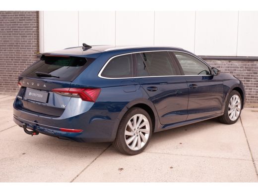 Skoda Octavia Combi 1.4 TSI iV PHEV Business Edition | Trekhaak | Head-Up | Carplay | LED | Sfeerverl. | Camera... ActivLease financial lease