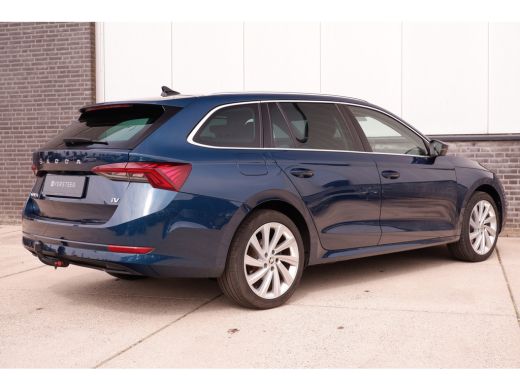 Skoda Octavia Combi 1.4 TSI iV PHEV Business Edition | Trekhaak | Head-Up | Carplay | LED | Sfeerverl. | Camera... ActivLease financial lease