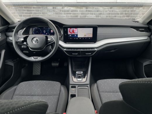 Skoda Octavia Combi 1.4 TSI iV PHEV Business Edition | Trekhaak | Head-Up | Carplay | LED | Sfeerverl. | Camera... ActivLease financial lease