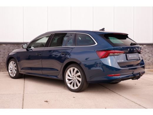 Skoda Octavia Combi 1.4 TSI iV PHEV Business Edition | Trekhaak | Head-Up | Carplay | LED | Sfeerverl. | Camera... ActivLease financial lease