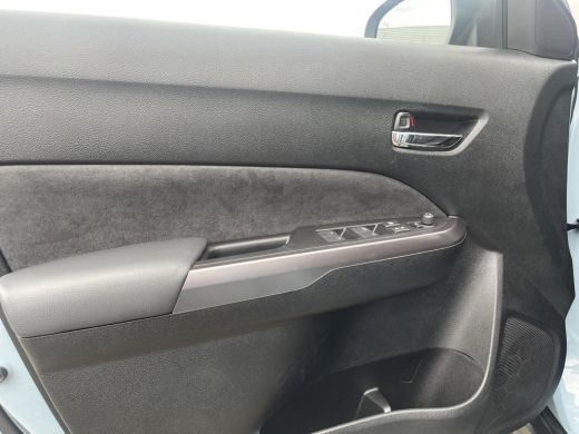 Suzuki Vitara 1.5 Hybrid Style Automaat | Adaptieve Cruise Control | Navigatiesysteem | Stoelverwarming | Elekt... ActivLease financial lease