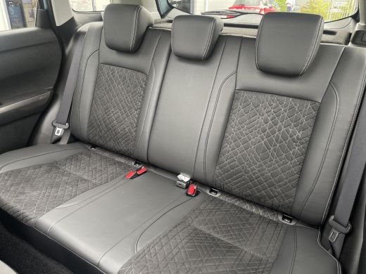 Suzuki Vitara 1.5 Hybrid Style Automaat | Adaptieve Cruise Control | Navigatiesysteem | Stoelverwarming | Elekt... ActivLease financial lease