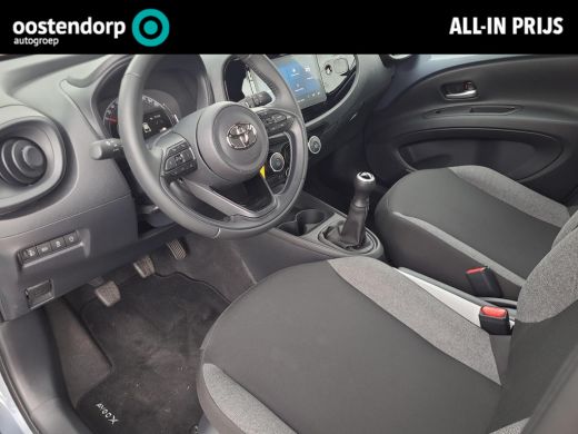 Toyota Aygo 1.0 VVT-i MT Play | Apple CarPlay / Android Auto | Parkeercamera | Rijklaarprijs incl. garantie | Toyota Aygo 1.0 VVT-i MT Play | Apple CarPlay / Android Auto | Parkeercamera | Rijklaarprijs incl. garantie |