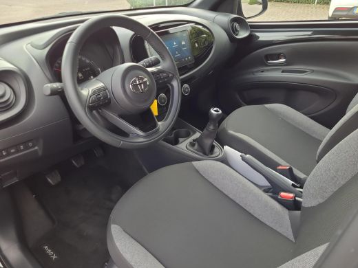 Toyota Aygo 1.0 VVT-i MT Play | Apple CarPlay / Android Auto | Parkeercamera | Rijklaarprijs incl. garantie | ActivLease financial lease