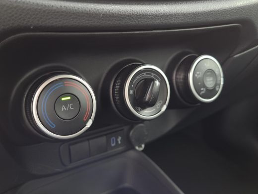 Toyota Aygo 1.0 VVT-i MT Play | Apple CarPlay / Android Auto | Parkeercamera | Rijklaarprijs incl. garantie | ActivLease financial lease