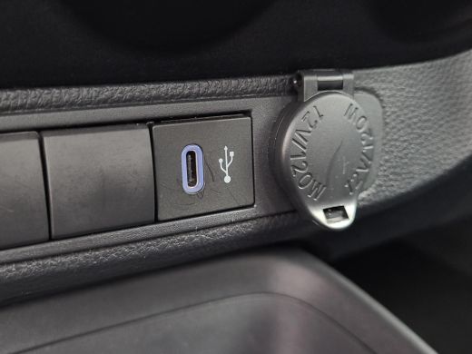 Toyota Aygo 1.0 VVT-i MT Play | Apple CarPlay / Android Auto | Parkeercamera | Rijklaarprijs incl. garantie | ActivLease financial lease