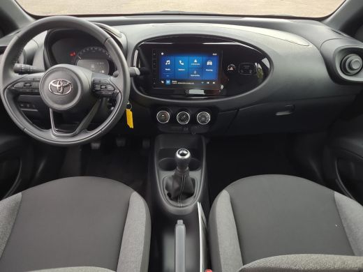 Toyota Aygo 1.0 VVT-i MT Play | Apple CarPlay / Android Auto | Parkeercamera | Rijklaarprijs incl. garantie | ActivLease financial lease