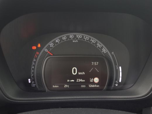 Toyota Aygo 1.0 VVT-i MT Play | Apple CarPlay / Android Auto | Parkeercamera | Rijklaarprijs incl. garantie | ActivLease financial lease