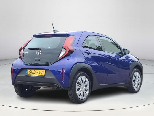 Toyota Aygo 1.0 VVT-i MT Play | Apple CarPlay / Android Auto | Parkeercamera | Rijklaarprijs incl. garantie | ActivLease financial lease
